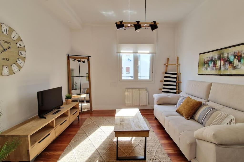 Cozy Apartment In The City Center By Aloha บิลเบา ภายนอก รูปภาพ